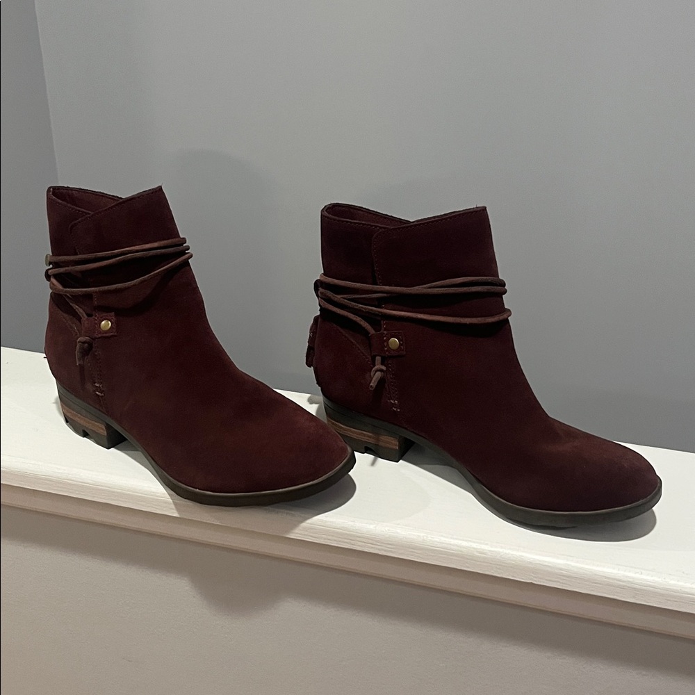 Sorel Farah Leather Suede Burgundy Women's Ankle Booties Boots Size 6 like new